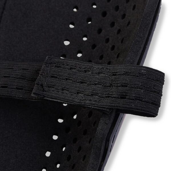 Espinilleras Mitre Aircell Carbon Slip: Ligereza y Comodidad para los Futbolistas - Imagen 2